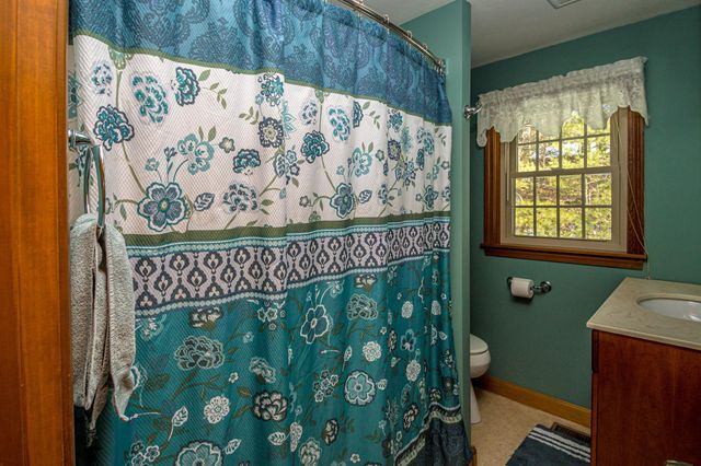 31 McGrew Drive, Tamworth, NH 03886
