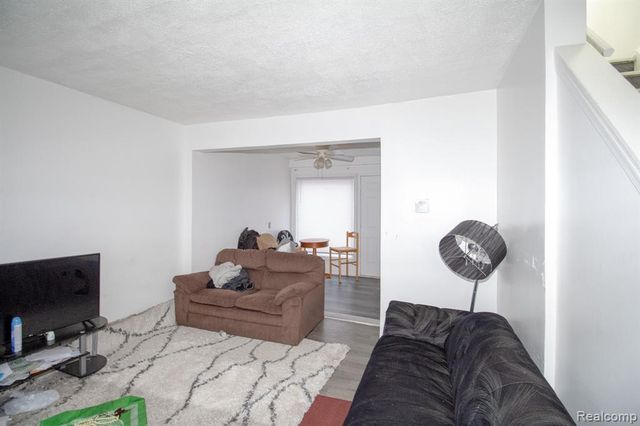 19370 Wyoming Avenue, Detroit, MI 48221