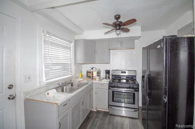 19370 Wyoming Avenue, Detroit, MI 48221