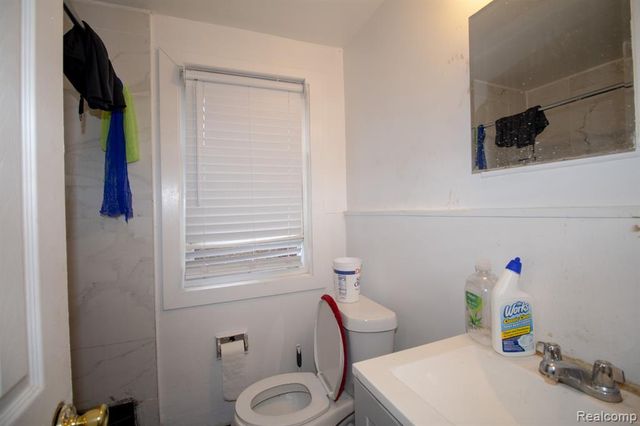 19370 Wyoming Avenue, Detroit, MI 48221