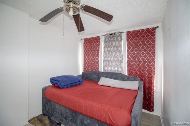 19370 Wyoming Avenue, Detroit, MI 48221