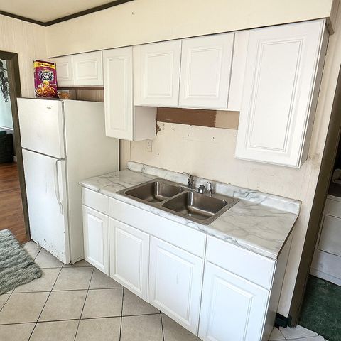 7609 Birch Avenue, Hammond, IN 46324