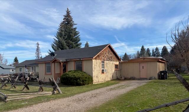 243 W Adams Avenue, Sisters, OR 97759