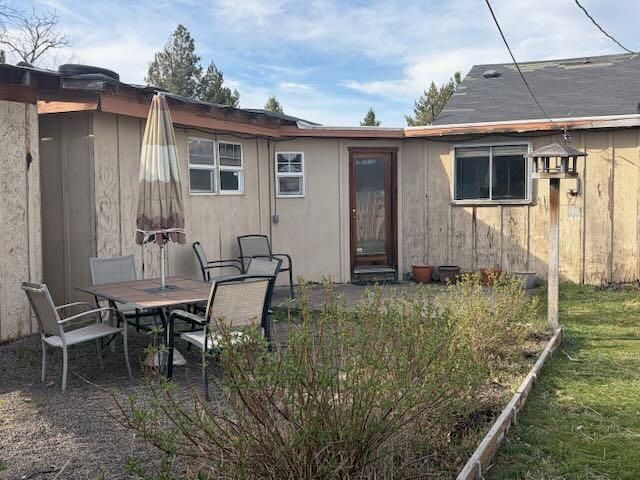 243 W Adams Avenue, Sisters, OR 97759