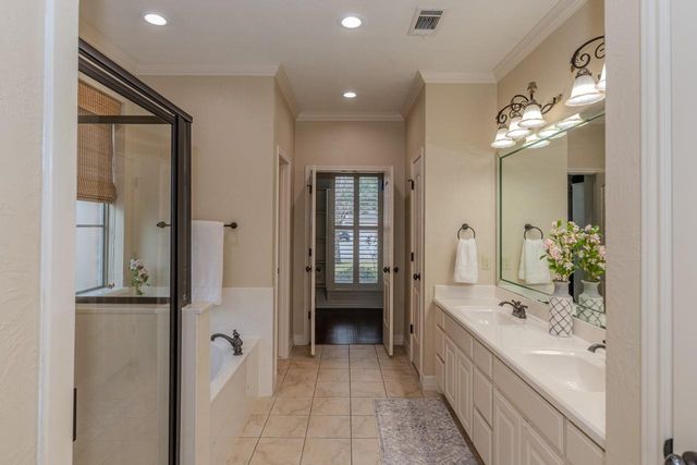 3655 Grayson Ln, Beaumont, TX 77713