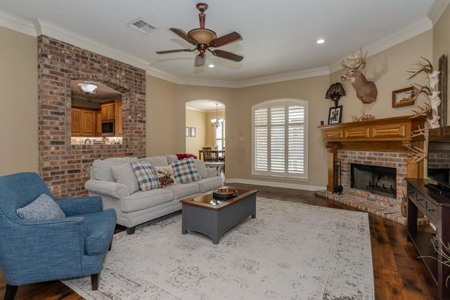 3655 Grayson Ln, Beaumont, TX 77713