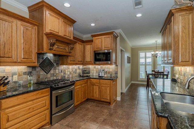 3655 Grayson Ln, Beaumont, TX 77713