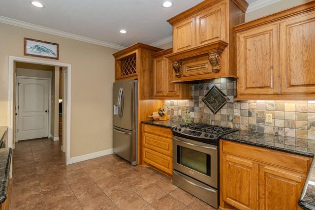 3655 Grayson Ln, Beaumont, TX 77713