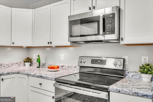 1223 E Waldburg Street, Savannah, GA 31404