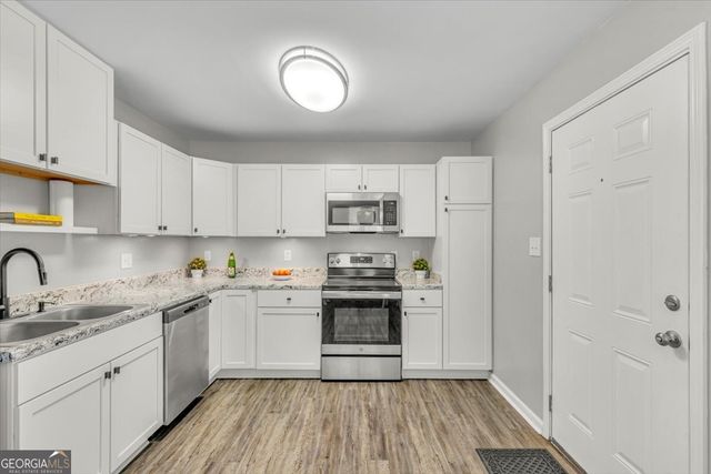 1223 E Waldburg Street, Savannah, GA 31404