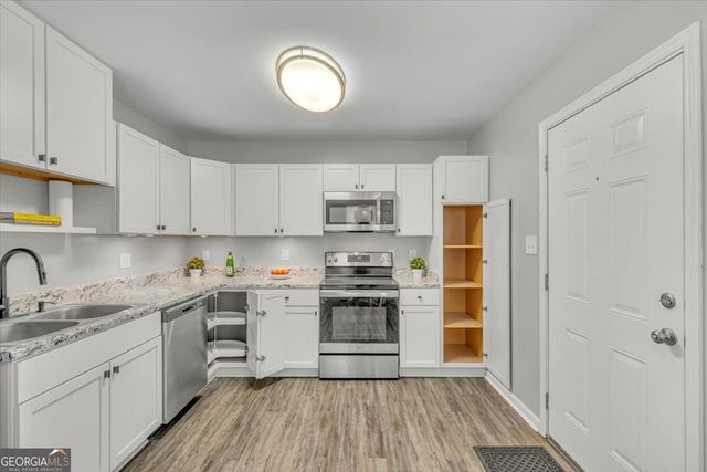 1223 E Waldburg Street, Savannah, GA 31404