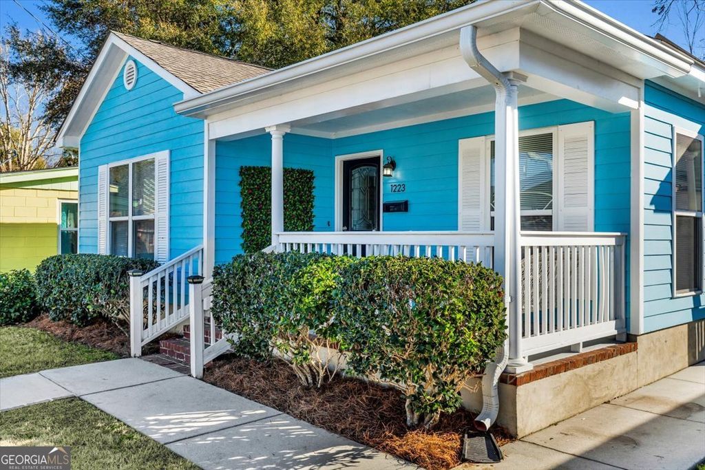 1223 E Waldburg Street, Savannah, GA 31404