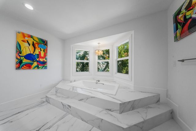 316 North Drive, Plantation Key, FL 33036