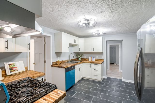 2101 Jones Cir, Nashville, TN 37207