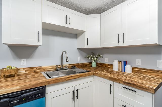 2101 Jones Cir, Nashville, TN 37207