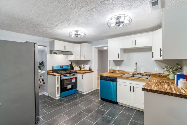 2101 Jones Cir, Nashville, TN 37207