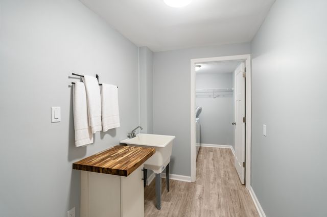 2101 Jones Cir, Nashville, TN 37207