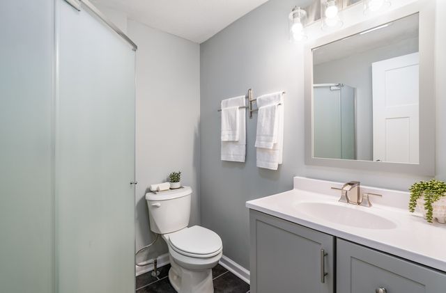 2101 Jones Cir, Nashville, TN 37207