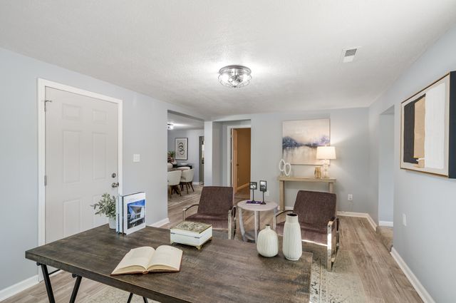 2101 Jones Cir, Nashville, TN 37207