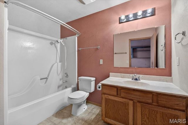 532 Taake Lane, Troy, IL 62294