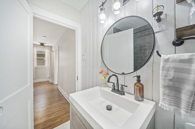 143 E Hinman Avenue, Columbus, OH 43207