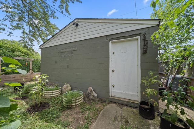 143 E Hinman Avenue, Columbus, OH 43207