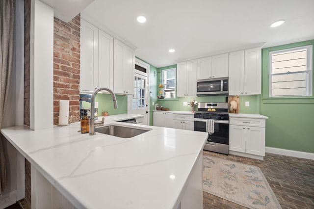 143 E Hinman Avenue, Columbus, OH 43207
