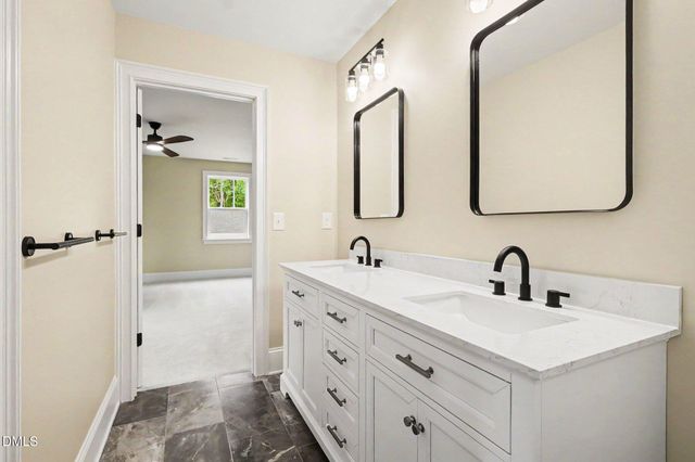 420 W Corbin Street, Hillsborough, NC 27278