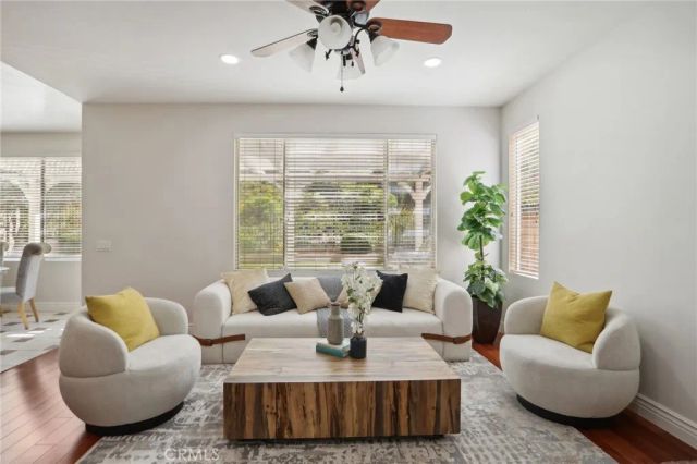 28996 Garnet Canyon Drive, Saugus, CA 91390