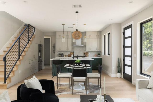 1401 E 3rd ST 1, Austin, TX 78702