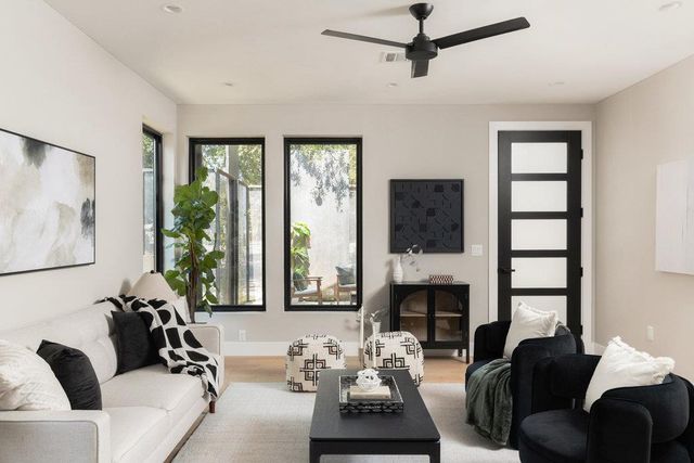 1401 E 3rd ST 1, Austin, TX 78702