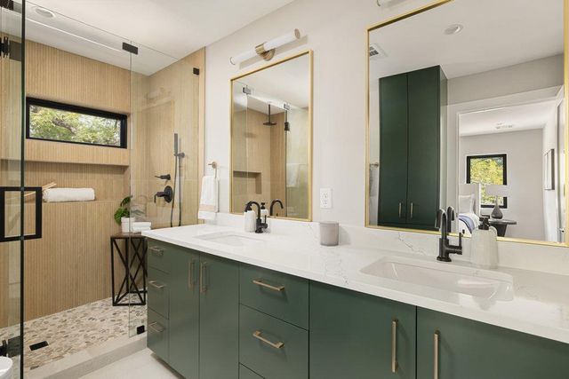 1401 E 3rd ST 1, Austin, TX 78702