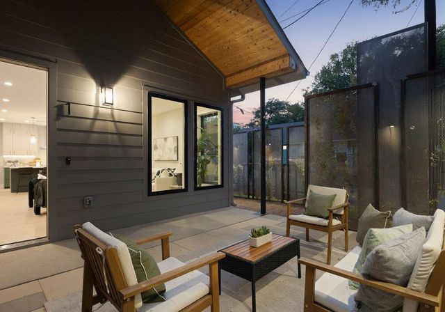 1401 E 3rd ST 1, Austin, TX 78702