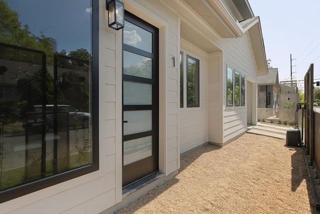 1401 E 3rd ST 1, Austin, TX 78702