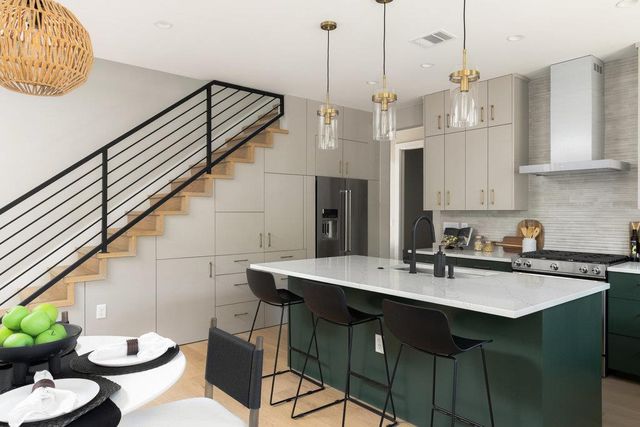 1401 E 3rd ST 1, Austin, TX 78702