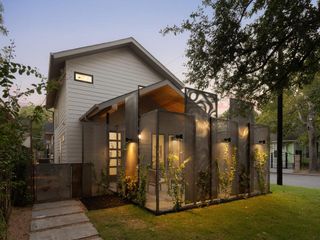 1401 E 3rd ST 1, Austin, TX 78702