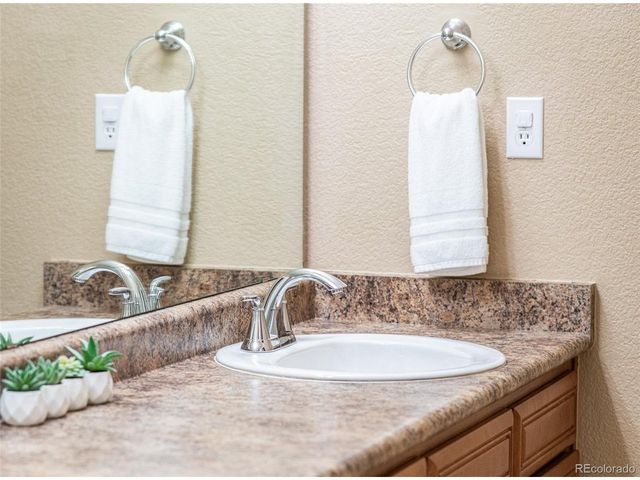 6372 S Jackson Gap Ct, Aurora, CO 80016