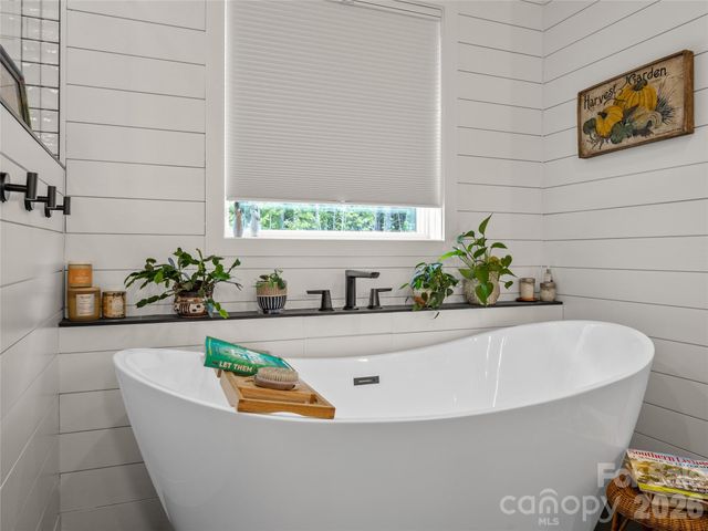 1844 Golf Course Road, Columbus, NC 28722