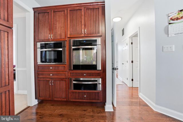 12 WYCKLOW DR, Robbinsville, NJ 08691