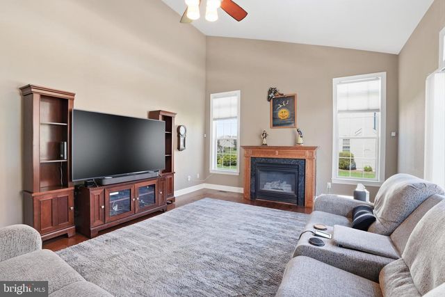 12 WYCKLOW DR, Robbinsville, NJ 08691