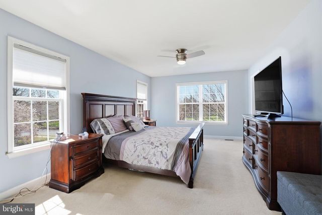 12 WYCKLOW DR, Robbinsville, NJ 08691