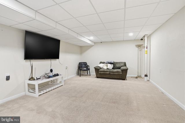 12 WYCKLOW DR, Robbinsville, NJ 08691