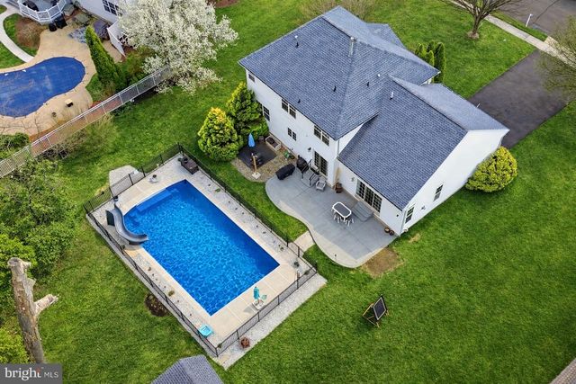 12 WYCKLOW DR, Robbinsville, NJ 08691