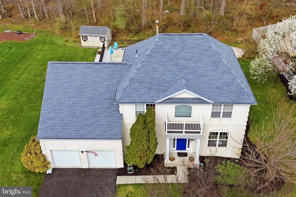 12 WYCKLOW DR, Robbinsville, NJ 08691