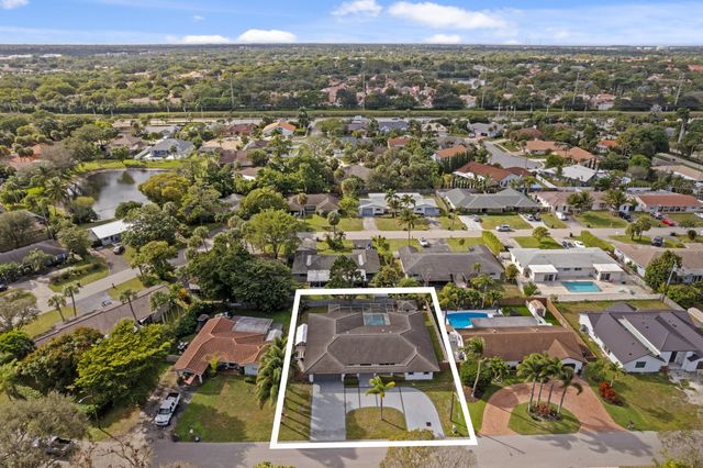 383 Denny Court, Boca Raton, FL 33486