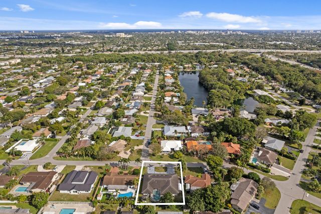 383 Denny Court, Boca Raton, FL 33486