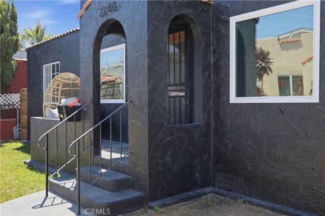 2245 Pine Avenue, Long Beach, CA 90806