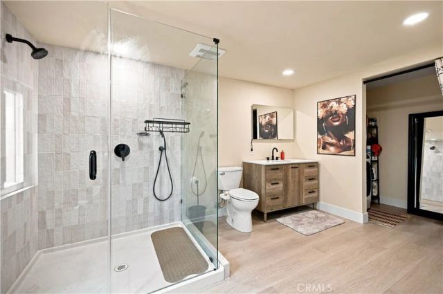 2245 Pine Avenue, Long Beach, CA 90806