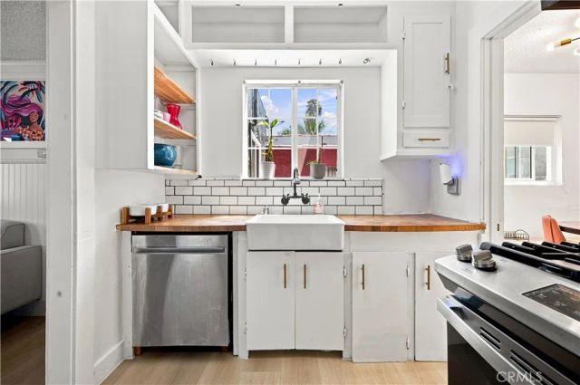 2245 Pine Avenue, Long Beach, CA 90806