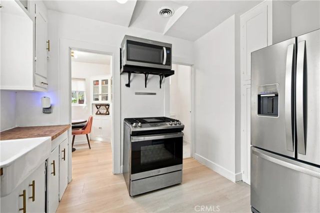2245 Pine Avenue, Long Beach, CA 90806